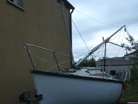 Mât pliable