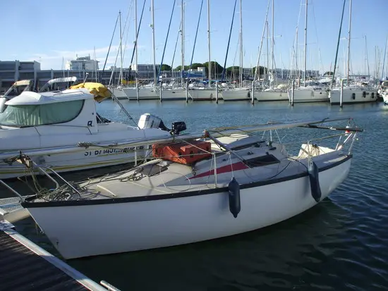 Aska au port
