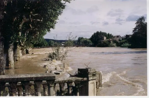 Le quai du Vidourle