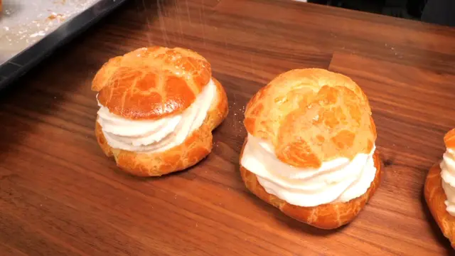 Chouquettes et chou aux pommes et à la  crème