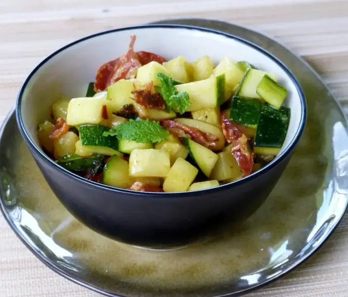 Poêlée de courgette aux amandes et au curry